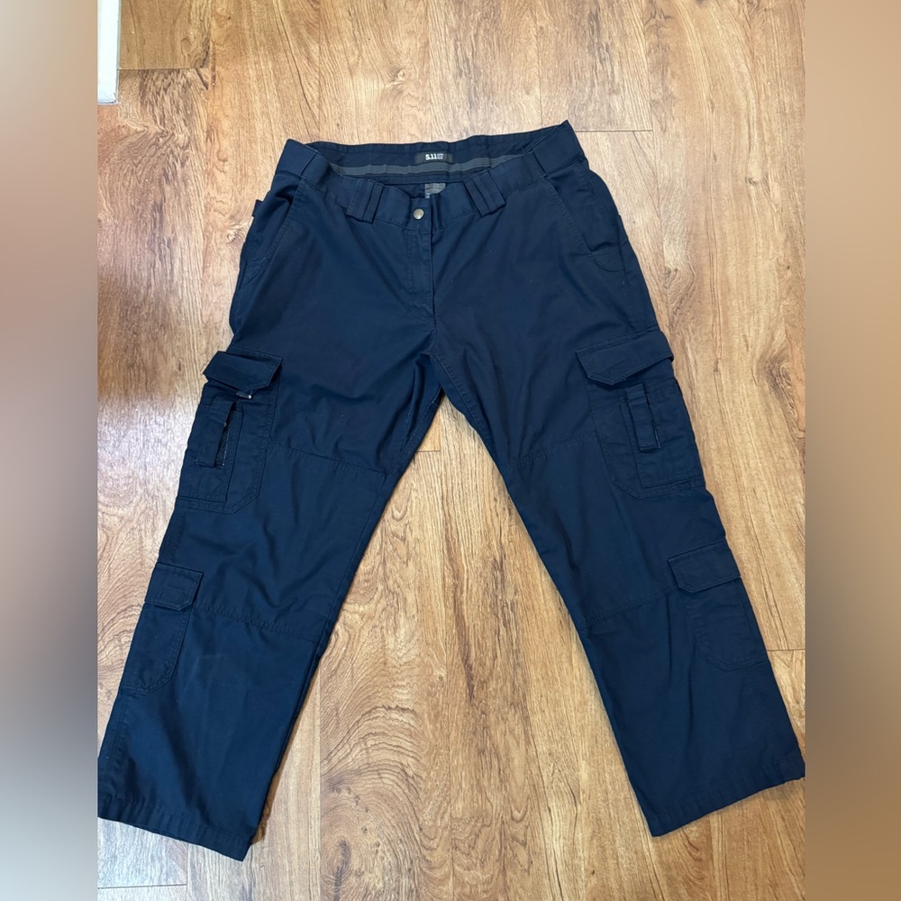 5.11 Navy Tactical Combat Pants Women's Size 20 = 38x28.5 Cargo Pockets Tactical